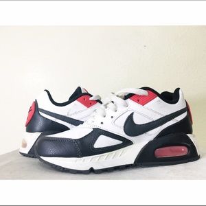 ❌SOLD on mercari ❌Red black white nike airmax