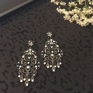lia sophia chandelier earrings (Hemetite)