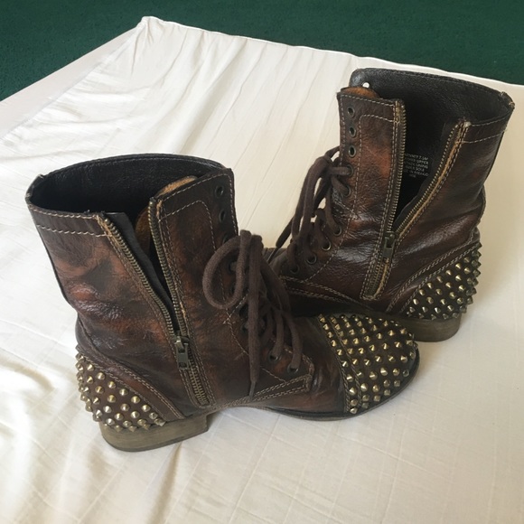 Steve Madden Boots - Picture 2 of 4
