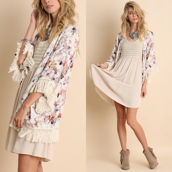 💗ONLY 1 LEFT💗 Floral Print Fringe Kimono - Picture 3 of 4