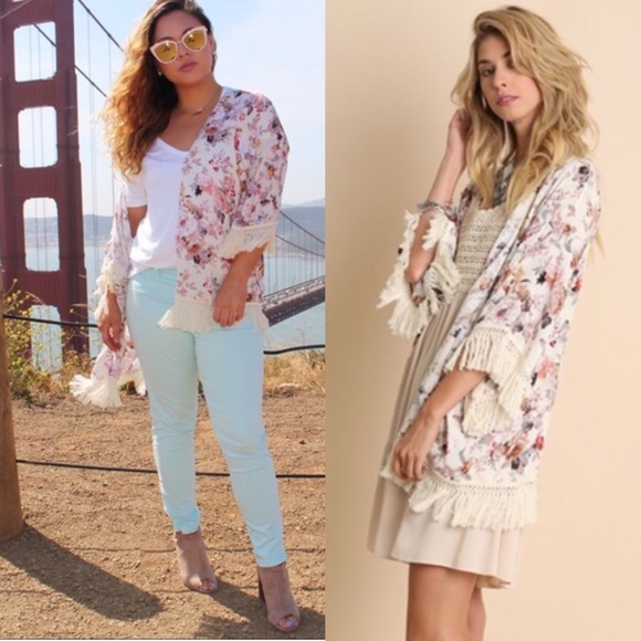 💗ONLY 1 LEFT💗 Floral Print Fringe Kimono - Picture 2 of 4