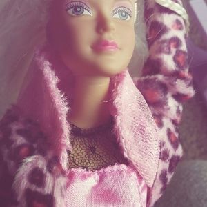 Meet your Posher, Shetia