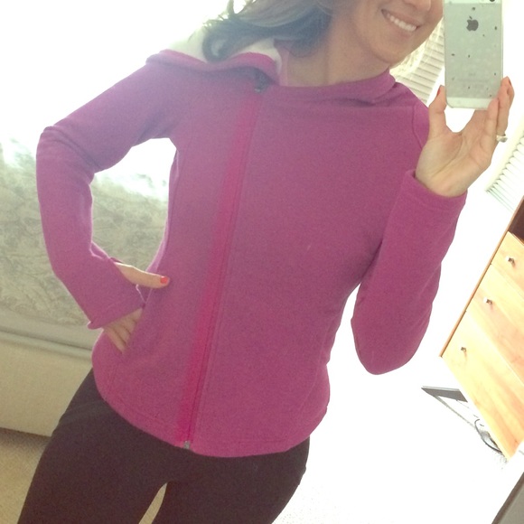 NWT Under Armour sweatshirt - XS