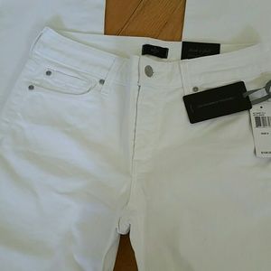 NYDJ Straight leg jean, size 6. Optic white NWT!!!