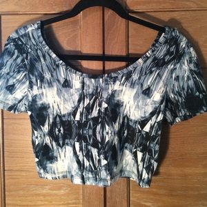 Forever 21 Blue-grey abstract pattern crop top