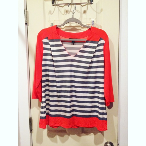 Orange/grey striped top.🎀