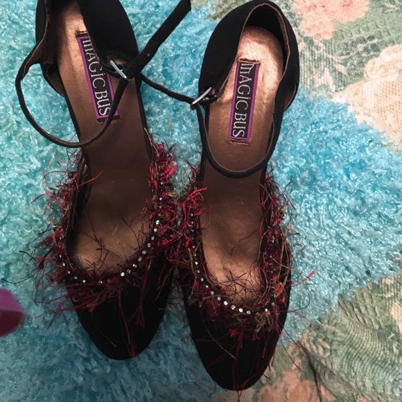Gently used sharp sharp sharp shoes - Picture 1 of 4