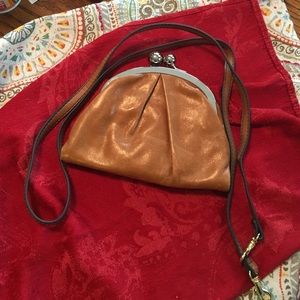 Hobo tan leather pouch