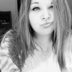 Meet your Posher, Adrienne