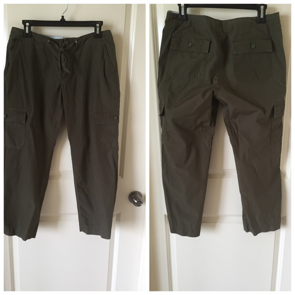 Army green draw string Capri pants w/6 pockets