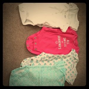5 newborn onsies
