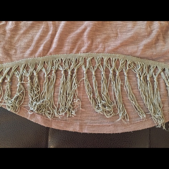 Taupe colored fringe crop top - Picture 4 of 4