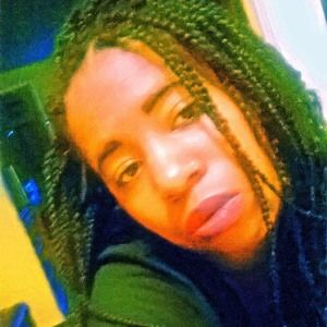 Meet your Posher, Alicia