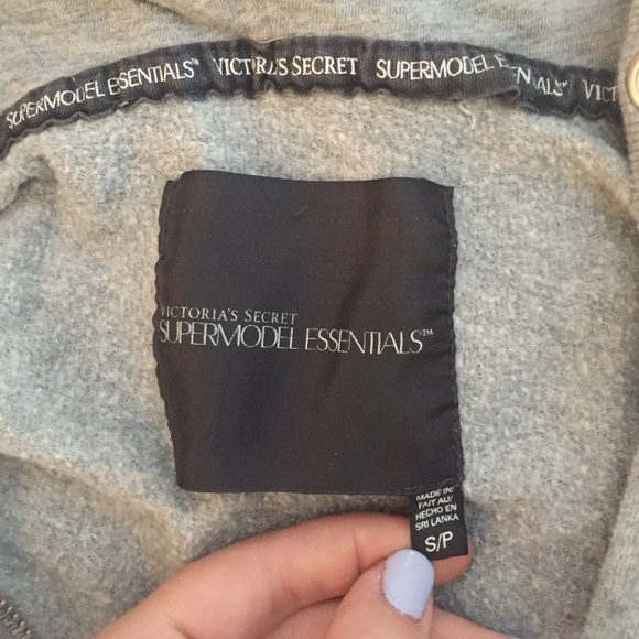 *LIMITED EDITION* Grey Victoria's Secret zip up - Picture 2 of 4