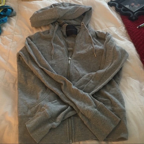*LIMITED EDITION* Grey Victoria's Secret zip up - Picture 3 of 4