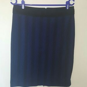 BCBG Max Azria knit black blue zip pencil skirt L