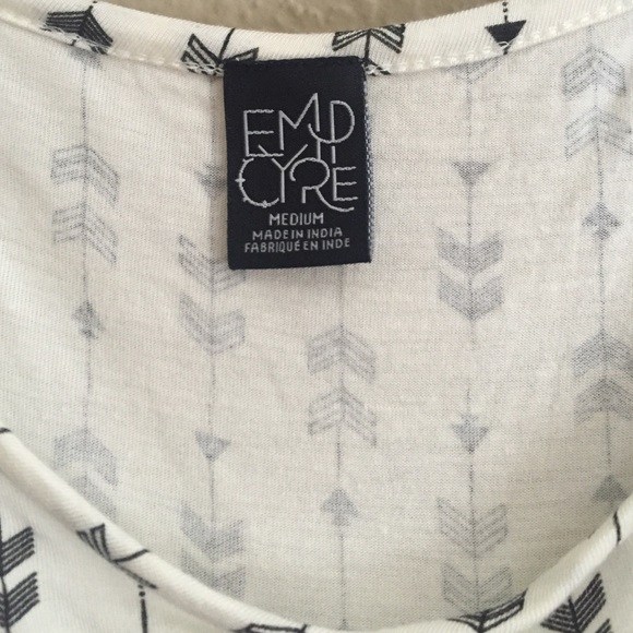 Arrow Tshirt - Picture 2 of 3