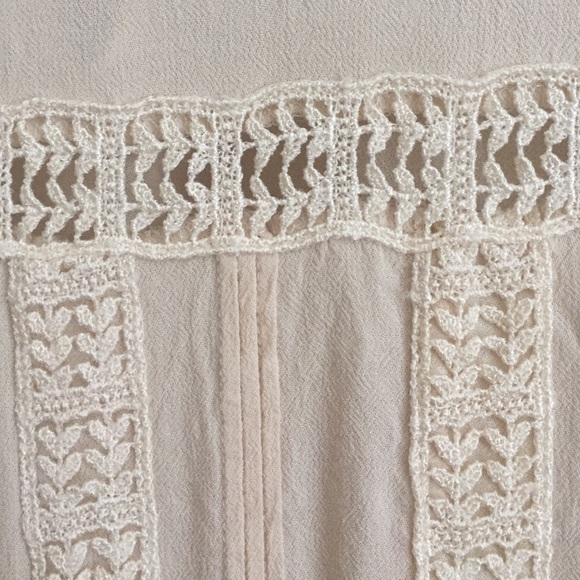 Simple Cream Blouse - Picture 3 of 3