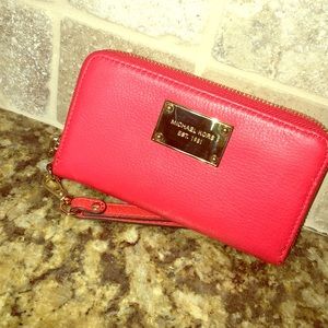 Michael Kors zip wristlet. Brand new-without tags