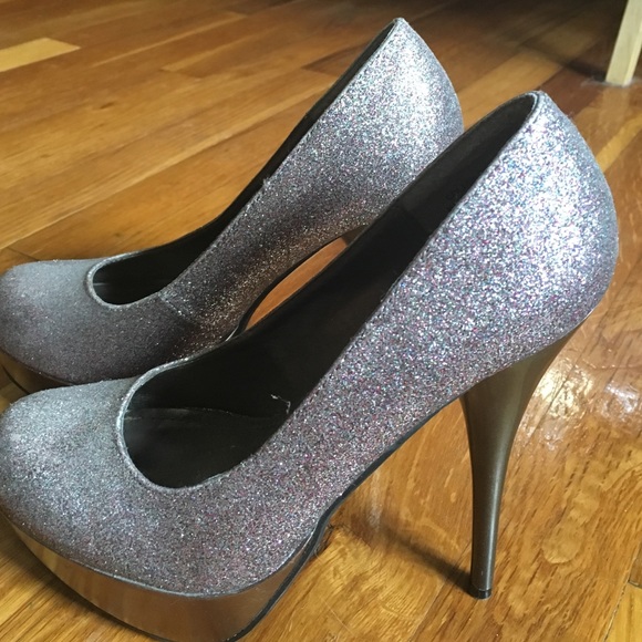 Glitter platform pumps