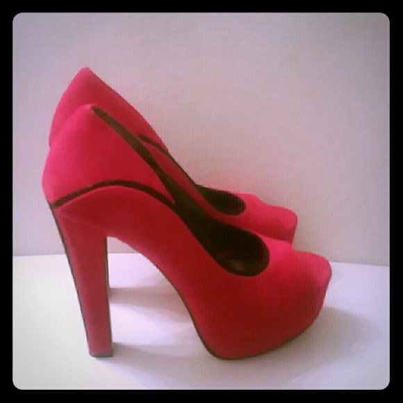 Gorgeous QUALITY Pink High Heels!