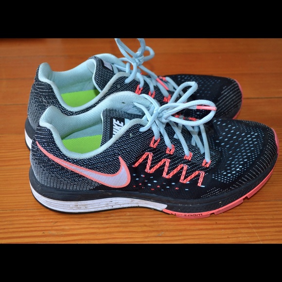 Nike Air Zoom Vomero 10 Running Shoes