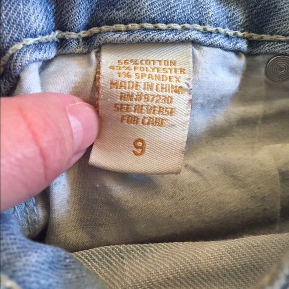 Distressed jean shorts - Picture 2 of 4