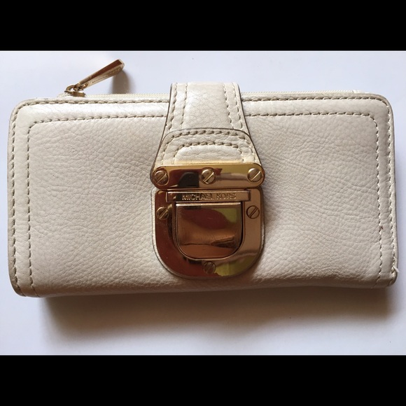 MICHAEL KORS Buckle Wallet