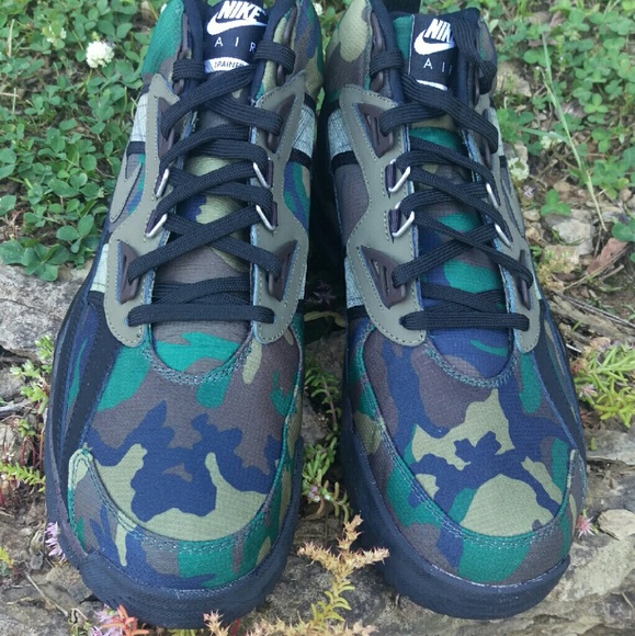 NIKE AIR TRAINER SNEAKER BOOT