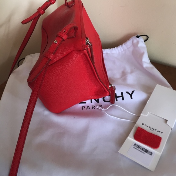 💘SOLD💘Givenchy Mini Pandora - Picture 2 of 4