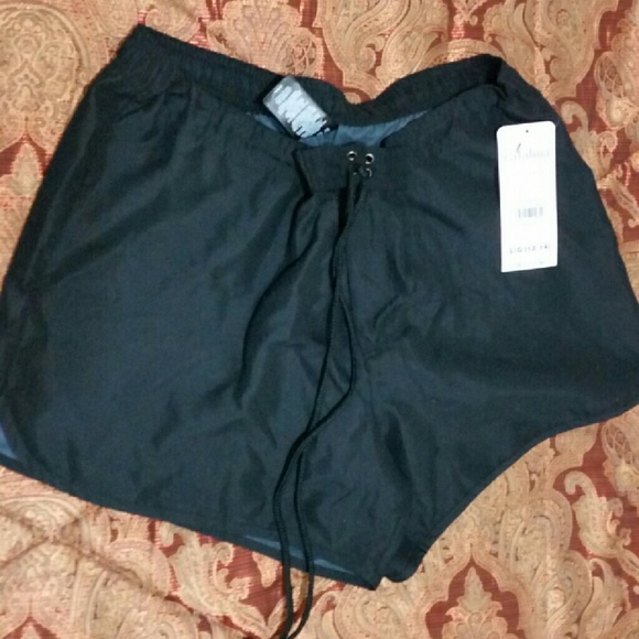 Beach Woman Short Size L
