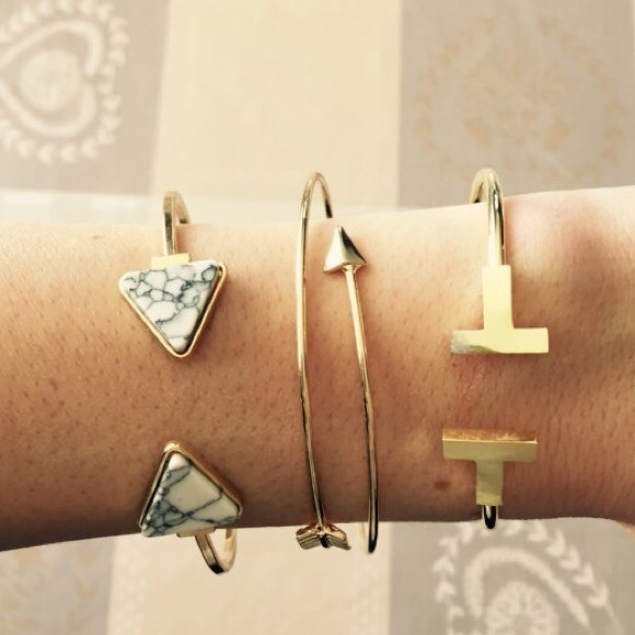 💟Gold Arrow Bracelet💟 - Picture 2 of 2