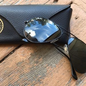 Black Ray ban aviators, authentic!