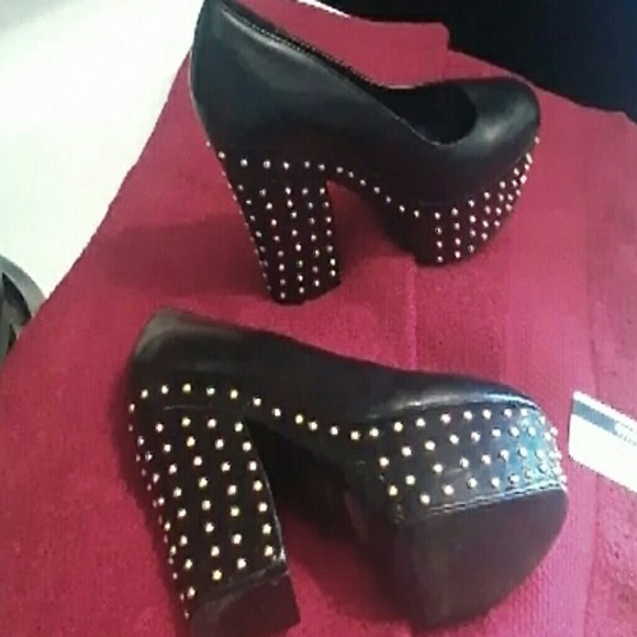 TOPSHOP LEATHER PLATFORMS GOLD STUDDED SIZE 6 - Picture 2 of 4