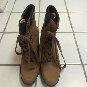 Tod's brown boots