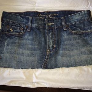 Medium wash denim skirt