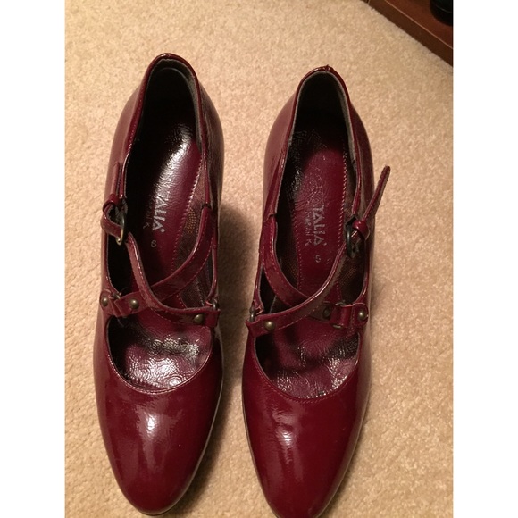 SALE!!! burgundy heels!! Italian leather - Picture 2 of 4