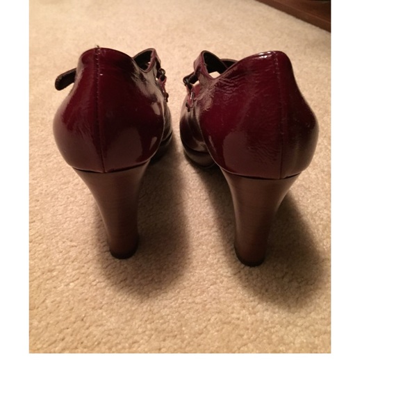 SALE!!! burgundy heels!! Italian leather - Picture 3 of 4