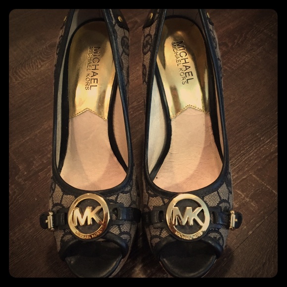 Michael Kors wedges worn once 👠