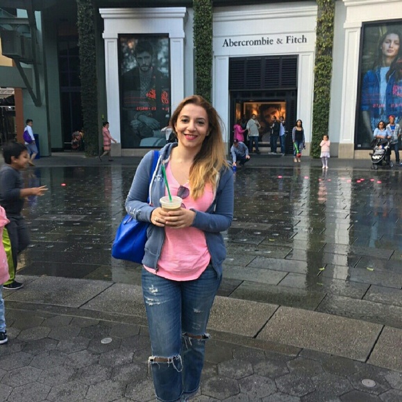 Meet your Posher, Karine