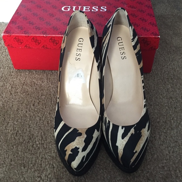 Guess stiletto pumps