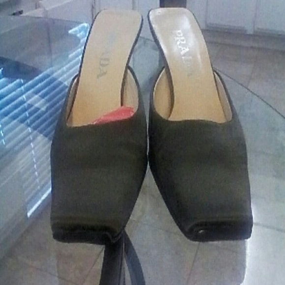 PRADA SATIN KITTEN HEELS DARK GREEN SIZE 37.5 - Picture 3 of 4