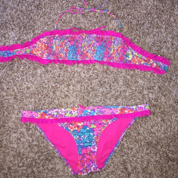 SUMMER SALE: Victoria's Secret swim - Picture 1 of 4