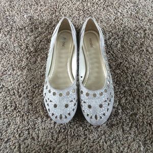 Nicole Flats