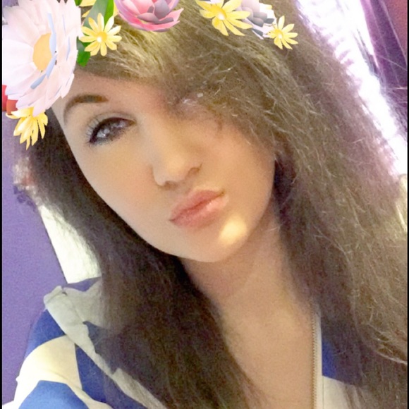 Meet your Posher, Riana