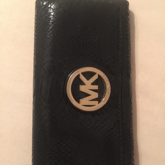 M K wallet