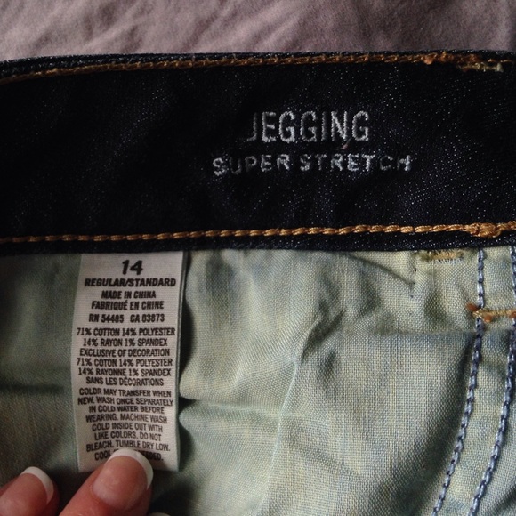 Dark Wash AE jeans - Picture 2 of 3