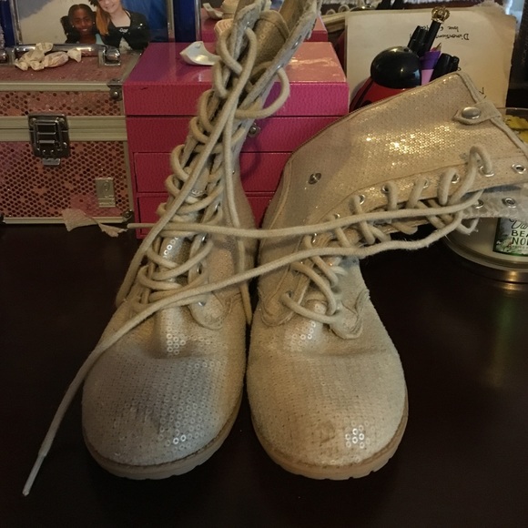 Justice boots - Picture 3 of 3