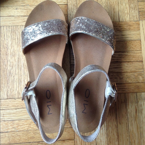 Platform Scandal with Golden Shimmer