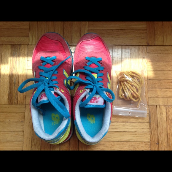 New Balance Women's 574 Sneaker